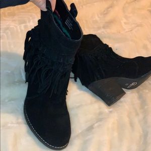 *LIKE NEW* Black Suede Fringe Booties